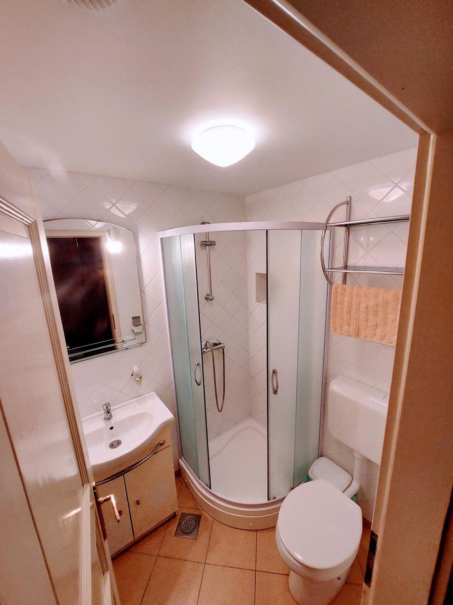 Apartment Valetovi Štanjel Rum bild
