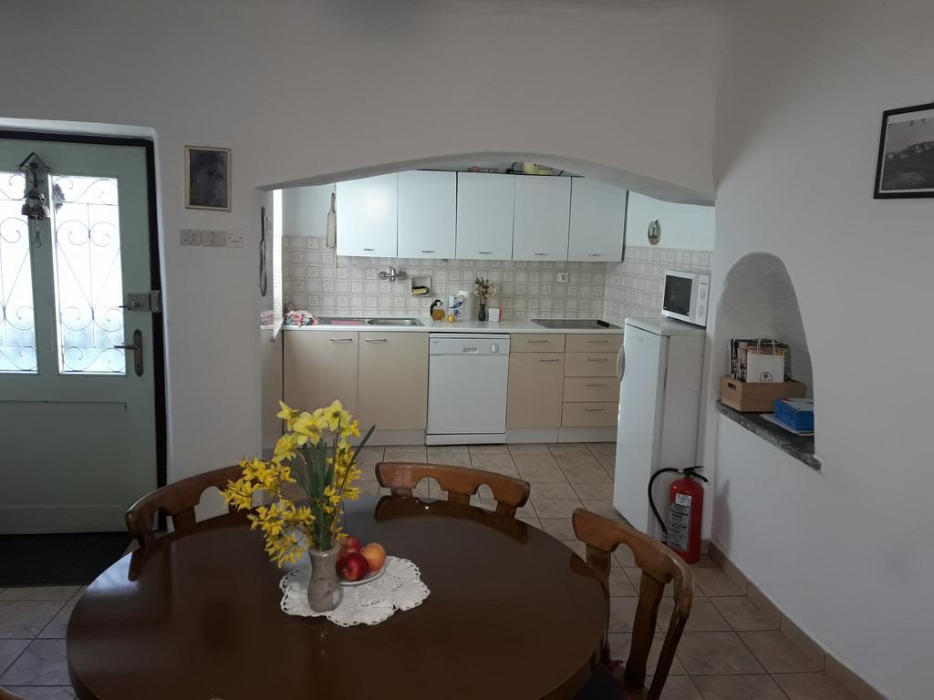 Apartment Valetovi Štanjel Exteriör bild